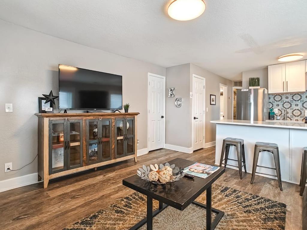 Vila Heart Of Westport 1Br Kansas City Exteriér fotografie