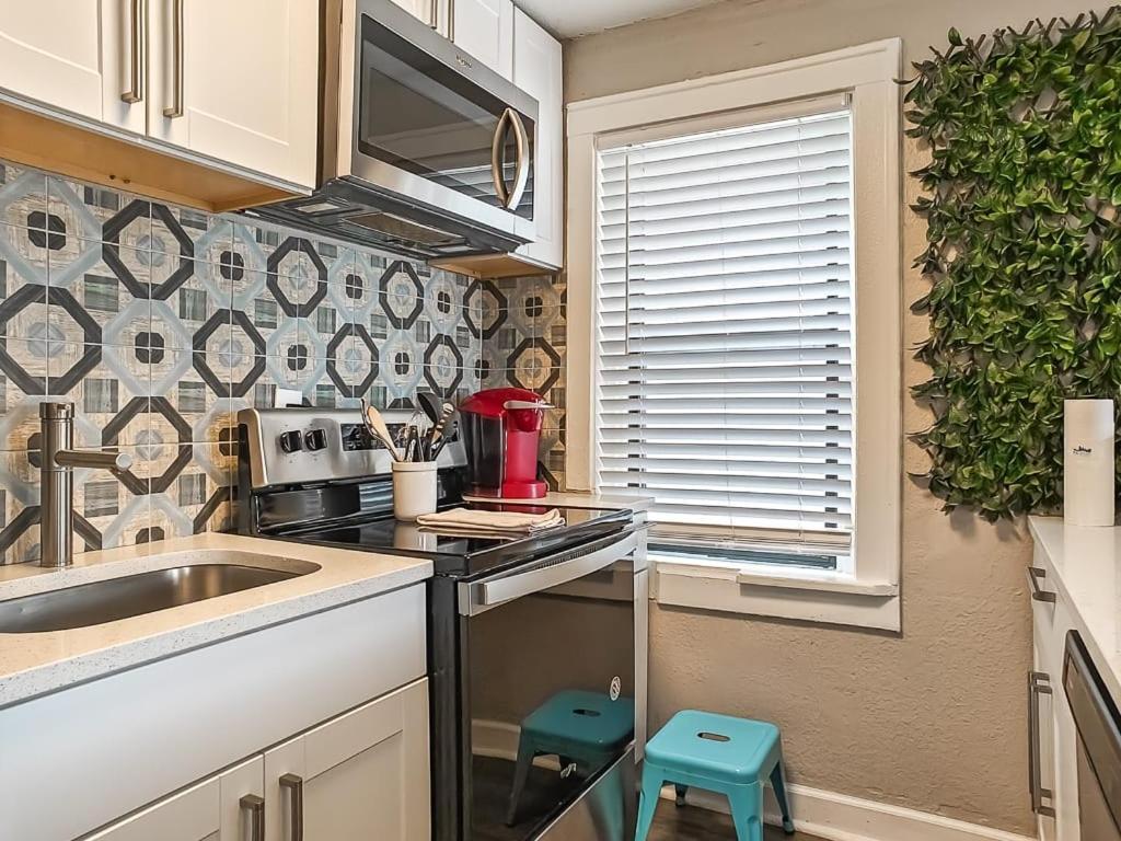 Vila Heart Of Westport 1Br Kansas City Exteriér fotografie